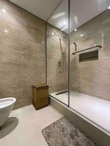 Upscale 3 Bedroom High-rise Apartment In V/island