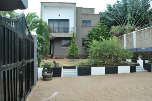 Jacuzzi City Home