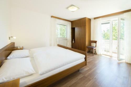 Hostal Pension Etschland