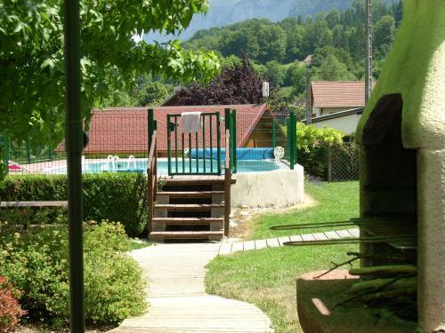 Les Chalets De Pertuis
