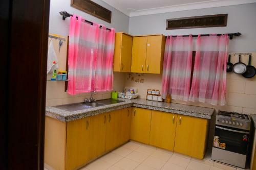 Apartamento Modern Luxurious 2beds House In Kampala City Ctr
