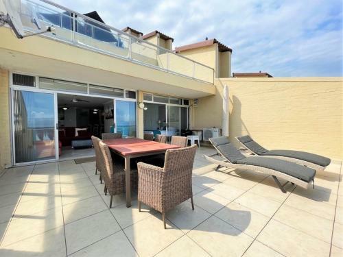 Beachfront @ Driftwood 6 Luxury Family Apartment
