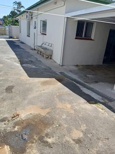 Kwamgozimba Guest House 2 Room7or5