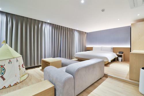 Custom Hotel