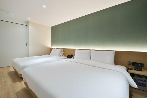 Custom Hotel