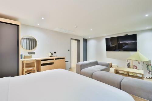 Custom Hotel