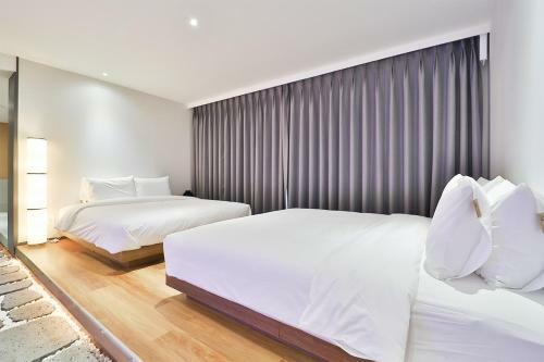 Custom Hotel