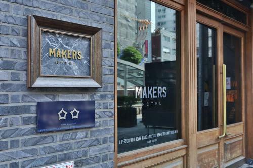 Jongro Makers X Pretty Hotel