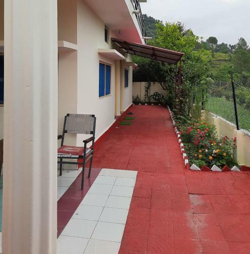 Whitehouse Homestay
