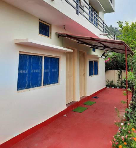 Whitehouse Homestay