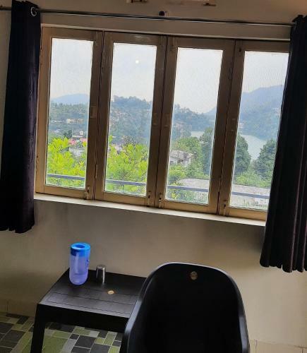 Whitehouse Homestay