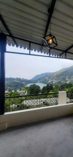 Whitehouse Homestay