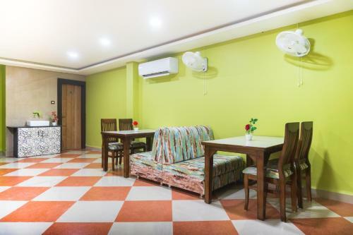 Hotel Geet Kavya Inn