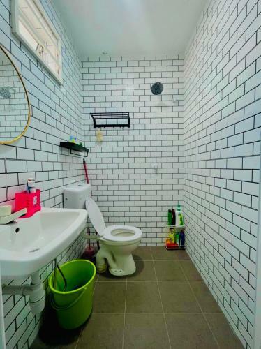 St2166 Arfa Homestay
