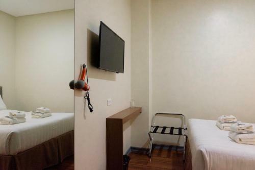 Crevice Hotel