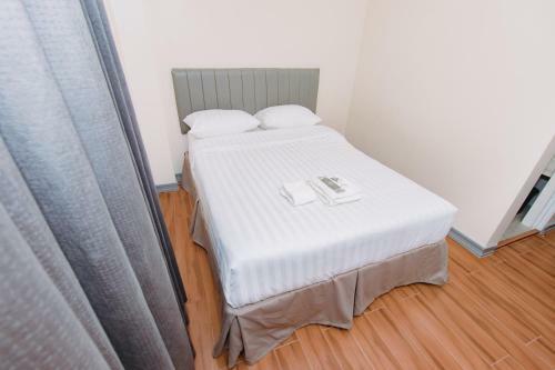 Crevice Hotel