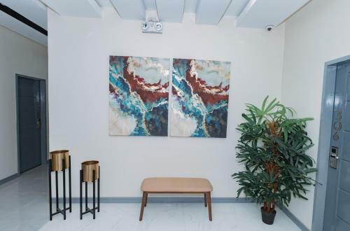 Crevice Hotel