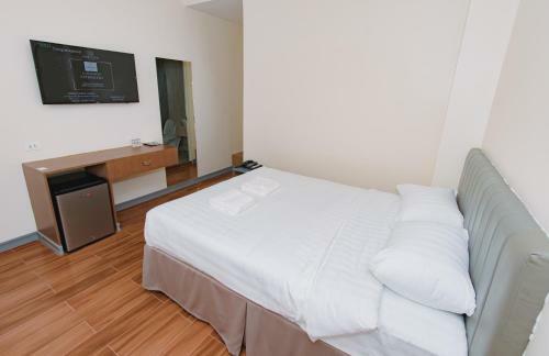 Crevice Hotel