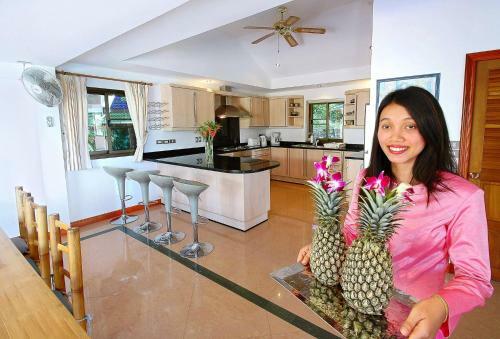 Villa Jasmine, Chef, 4 Bed Sea View Infinity Pool