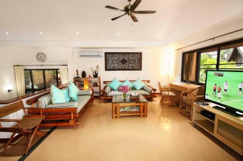 Villa Jasmine, Chef, 4 Bed Sea View Infinity Pool