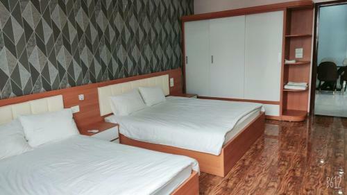 Hostal Cezzon(rau M� Pha)