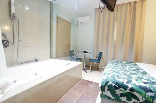 Olive Baywatch Hotel