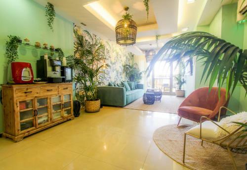 Olive Baywatch Hotel