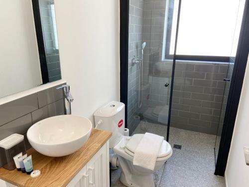 Allenby 14 - By Beach Apartments Tlv