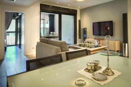 Luxury Levontin Apartment Near Rothschild