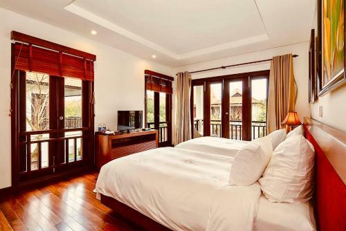 Excellent Ruby Villa Near Han River