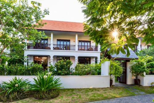 Excellent Ruby Villa Near Han River