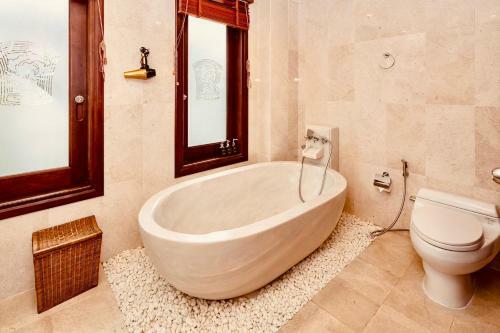 Excellent Ruby Villa Near Han River