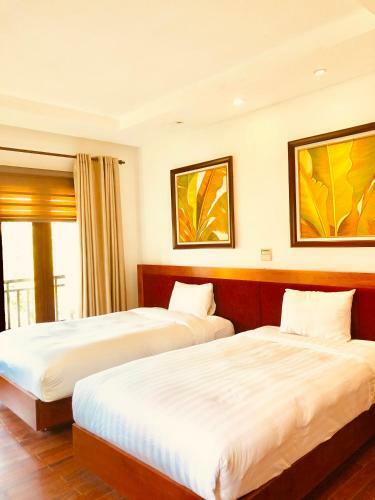 Excellent Ruby Villa Near Han River