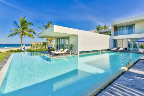 Stunning Beachfront 6br Villa W Largest Pool