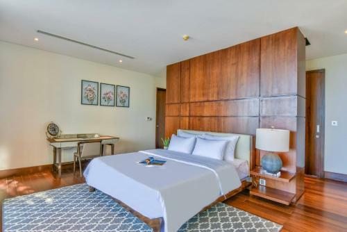 Stunning Beachfront 6br Villa W Largest Pool