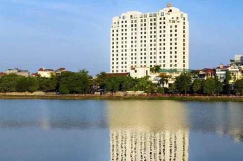 Eden Westlake Hotel