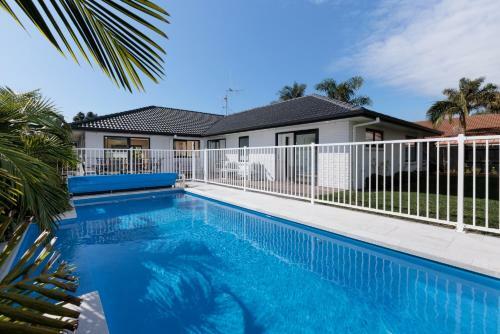 Tropical Oasis Escape With Heated Pool