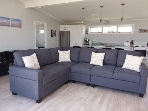 Relaxing On Reel - Waihi Beach Holiday Home