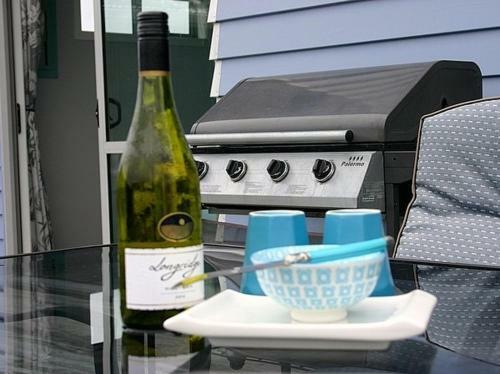 Relaxing On Reel - Waihi Beach Holiday Home