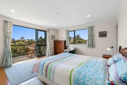 The Bowentown Bach - Waihi Beach Holiday Home