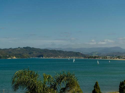 View From The Top - Whitianga Holiday Home