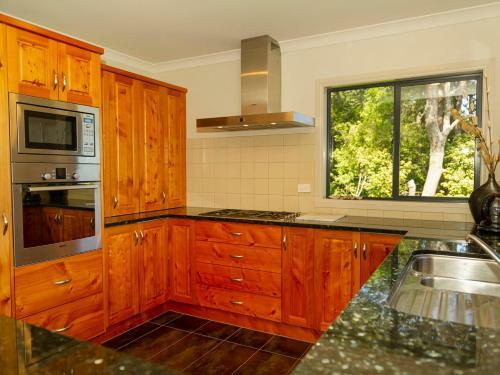 View From The Top - Whitianga Holiday Home