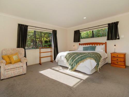 View From The Top - Whitianga Holiday Home