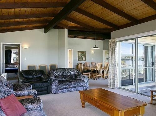 Golders Heights - Taupo Holiday Home