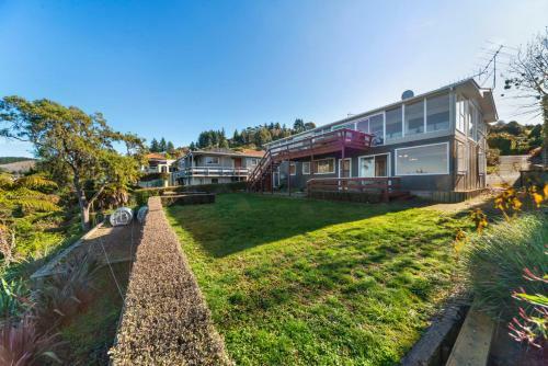 Wander To Wakeman - Acacia Bay Downstairs Holiday Unit