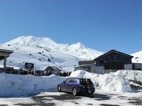 Carrot Cake Chalet - Ohakune