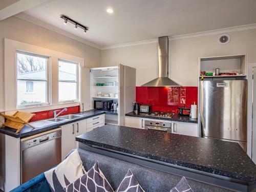 Old Railway Cottage - Ohakune Holiday Home