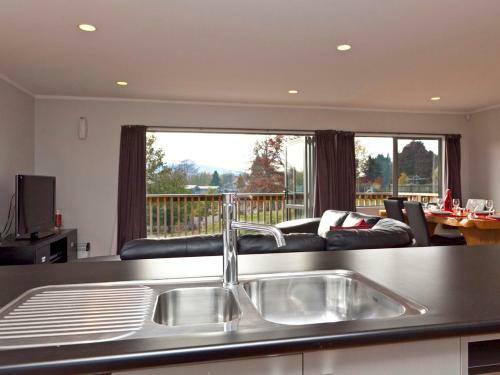 Ruapehu Spa Views - Raetihi Holiday Home