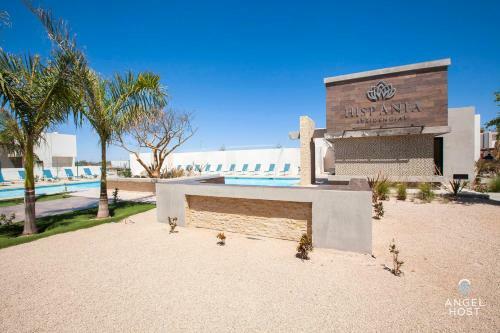 New Residential Area Private Patio And Parking Plus Pool Onsite