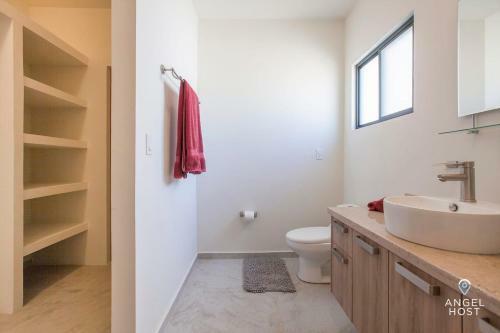 New Residential Area Private Patio And Parking Plus Pool Onsite